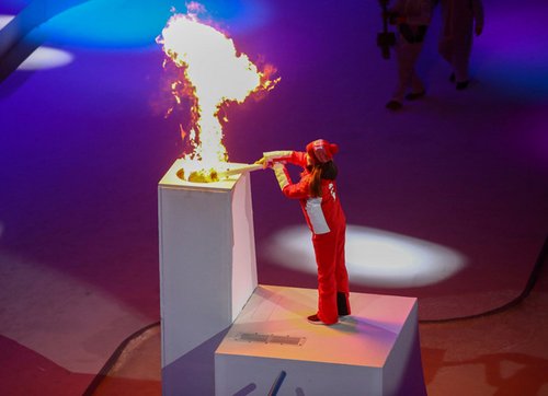 Das Olympische Feuer der JugendWinterspiele 2020 brennt in Lausanne